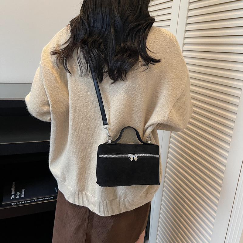 Crossbody torba – mala kvadratna, PU, gradski minimalistički stil, zatvarač, vodoravni oblik, poliester podstava, džep za dokumente