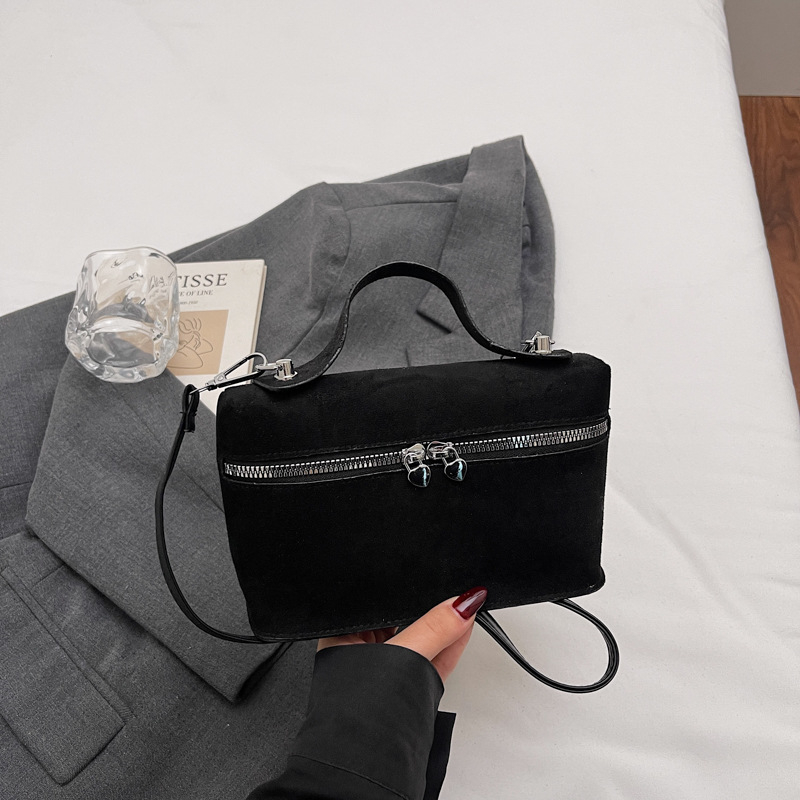 Crossbody torba – mala kvadratna, PU, gradski minimalistički stil, zatvarač, vodoravni oblik, poliester podstava, džep za dokumente