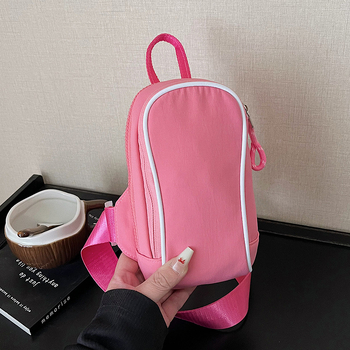Chest bag, urbani minimalistički stil, platnena konstrukcija, proljeće 2025 izdanje, meka konstrukcija