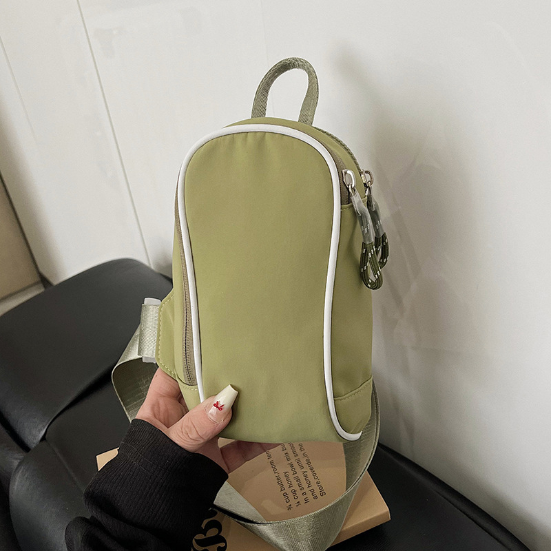 Chest bag, urbani minimalistički stil, platnena konstrukcija, proljeće 2025 izdanje, meka konstrukcija