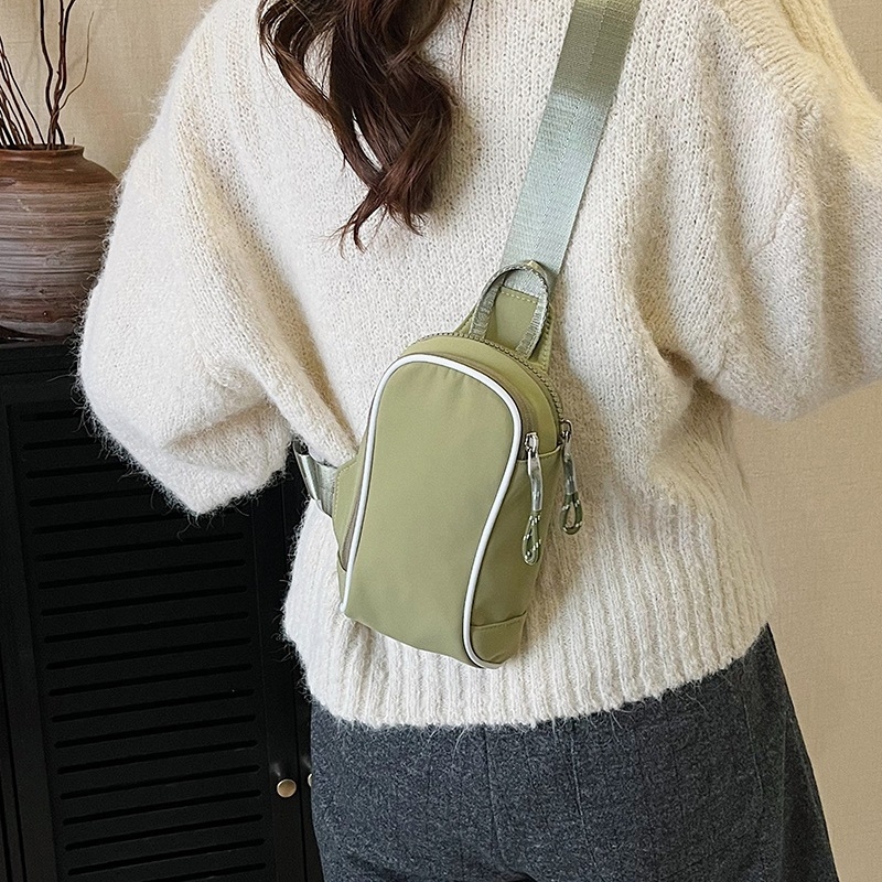 Chest bag, urbani minimalistički stil, platnena konstrukcija, proljeće 2025 izdanje, meka konstrukcija
