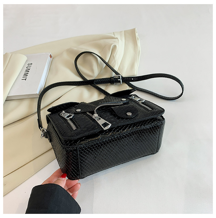 Ženska crossbody torba – PU materijal, ulicni stil, vodoravni kvadratni oblik, zatvaranje zatvaračem, unutarnji skriveni džep.