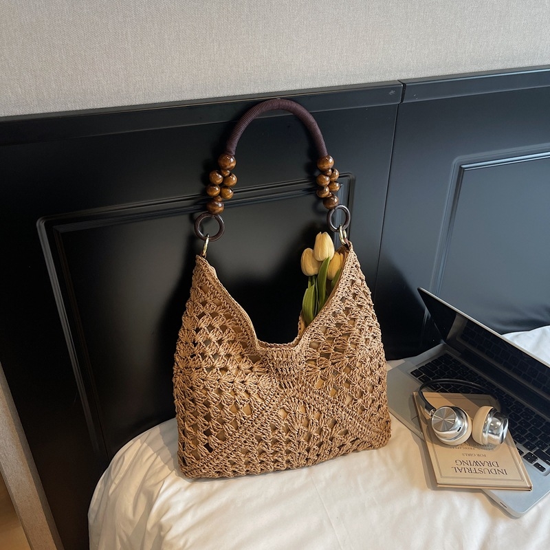 Torbica tote – gradski minimalistički stil, pletena od slame, pravokutni oblik, magnetsko zatvaranje, jedna nosiva traka (unutarnji džep sa zipom, poliester podstava)