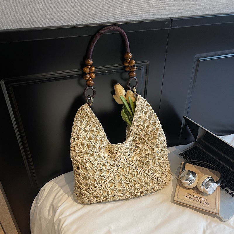 Torbica tote – gradski minimalistički stil, pletena od slame, pravokutni oblik, magnetsko zatvaranje, jedna nosiva traka (unutarnji džep sa zipom, poliester podstava)