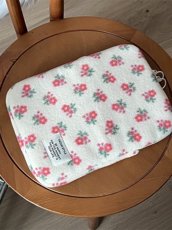 iPad liner táska virágos mintával — ultra könnyű, ütésálló, plüss anyag, belső poliészter bélés