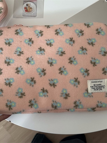 iPad liner táska virágos mintával — ultra könnyű, ütésálló, plüss anyag, belső poliészter bélés