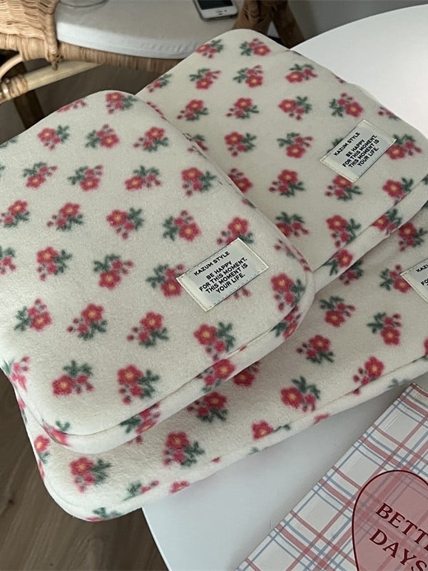 iPad liner táska virágos mintával — ultra könnyű, ütésálló, plüss anyag, belső poliészter bélés