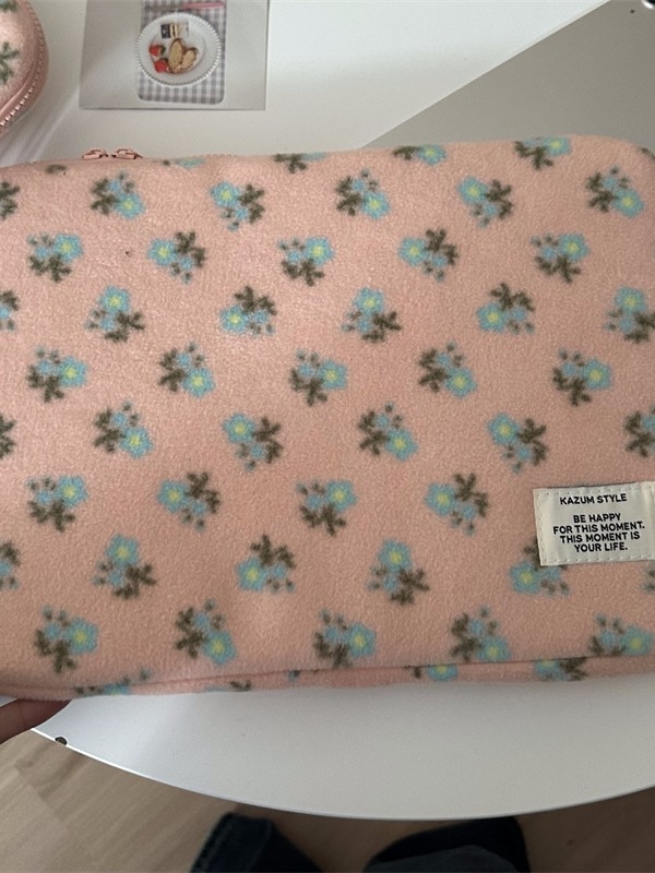 iPad liner táska virágos mintával — ultra könnyű, ütésálló, plüss anyag, belső poliészter bélés