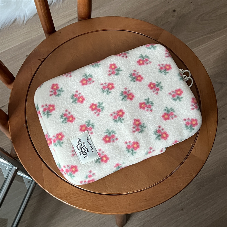 iPad liner táska virágos mintával — ultra könnyű, ütésálló, plüss anyag, belső poliészter bélés