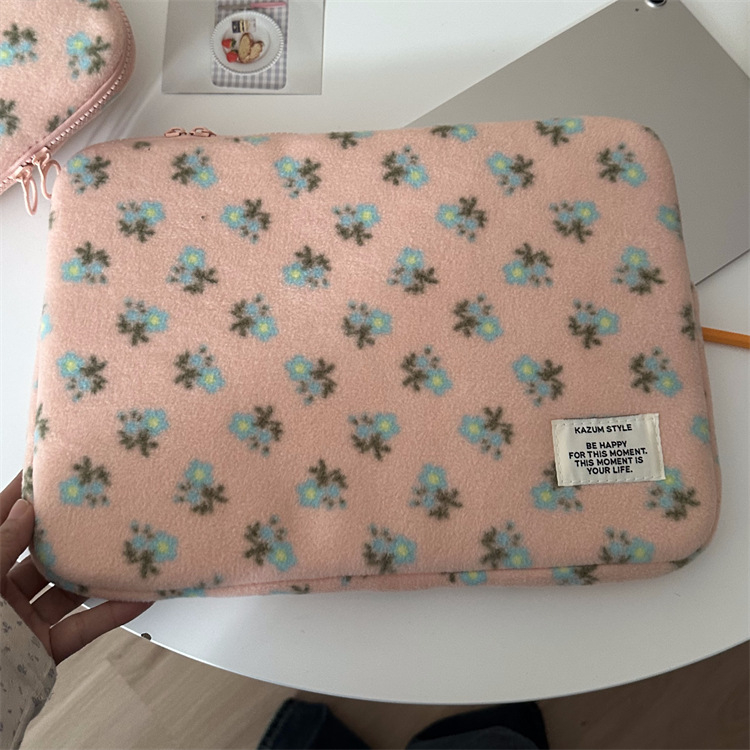 iPad liner táska virágos mintával — ultra könnyű, ütésálló, plüss anyag, belső poliészter bélés