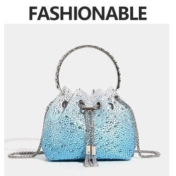 Vödör táska kristályokkal és lánccal, PU anyag, poliészter bélés, telefonzseb, húzózáras zárás, tavasz 2024