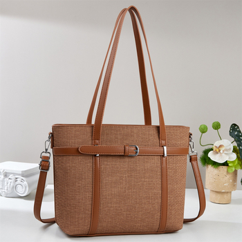 PU kanta torba, velika kapaciteta, vertikalnog kvadratnog oblika, zatvaranje na zip, laminirani džep s zipom, jedna naramenica — jesen 2025