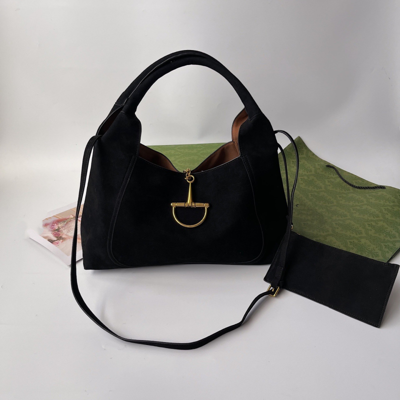 Torba tote s gradskim jednostavnim stilom; materijal PVC; oblik torbe: torba za kupovinu; unutarnja podstava od krave kože; otvaranje kuka