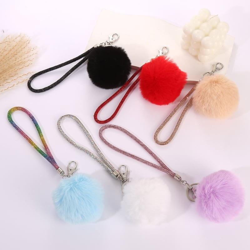 Plüss gömb kulcstartó, kulcstartó kiegészítő, anyaga plüss, egyedi csomagolás, modern minimalista stílus