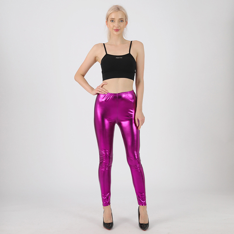 Ženske legice od broniranog materijala, poliester 90–95%, skraćena duljina, uski kroj