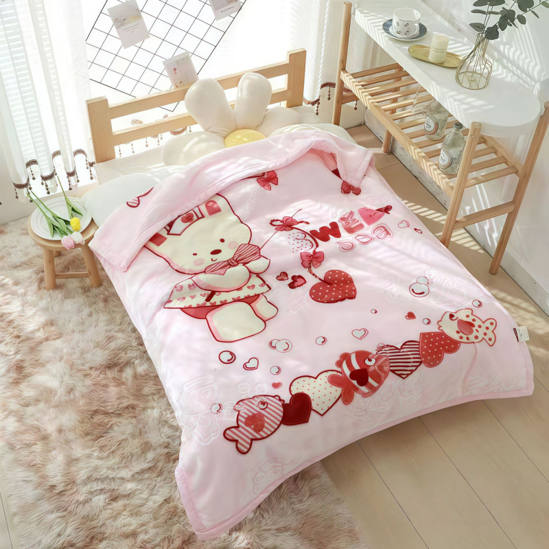 Kétoldalas, vastagabb gyerek pléd, korall velúr, poliészter, egész éves használatra, újszülötttől 6 éves korig