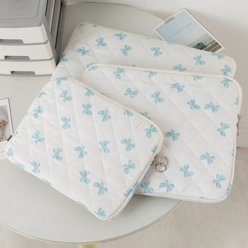 iPad belső tok tabletákhoz – virágos kockás minta, poliészter anyag, poliészter bélés, légáteresztő és bővíthető, uniszex