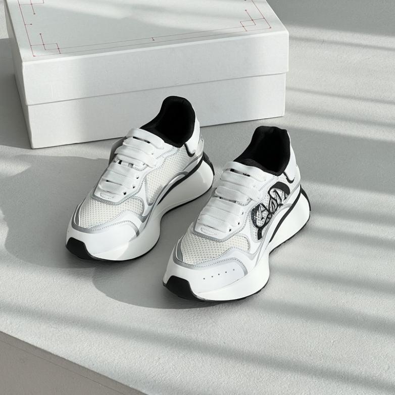 Αθλητικά sneakers καθημερινής χρήσης με άνω μέρος από δίχτυ, σόλα από καουτσούκ, μεσαίο ύψος φτέρνας 3–5 cm, ρετρό αντίθεση σχέδιο, κατάλληλα για καθημερινή χρήση και ελαφριά πεζοπορία