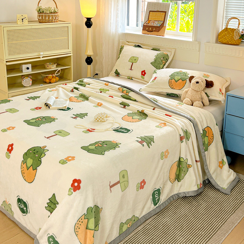 Plüss takaró minden évszakra; anyag: poliészter; minták: egyszínű, geometriai, virágos; stílus: Little Fresh.