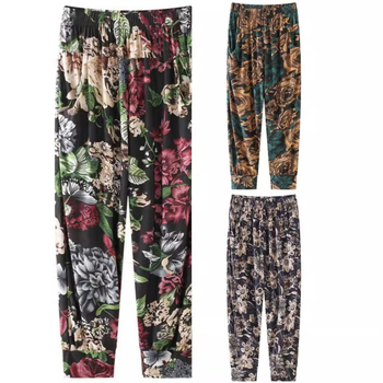 Nohavice culotte s krátkou dĺžkou, široké nohavice, vysoký pás, ľahká tkanina s textúrou slub