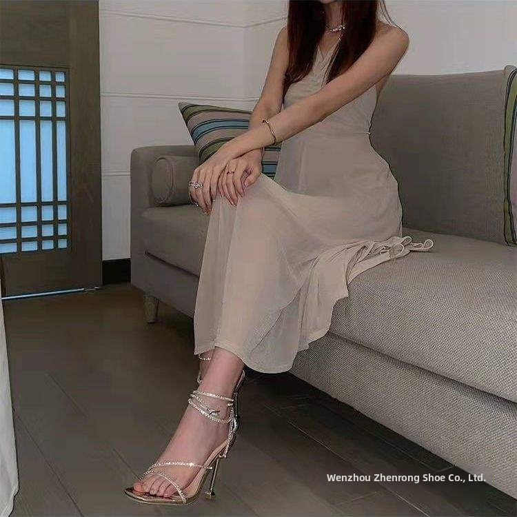 Kožené sandále s nízkym klinovým podpätkom - leto, gumová podrážka