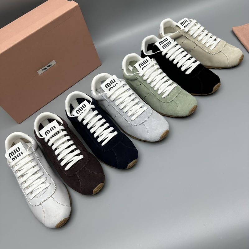 Αργάν γυναικείες παπούτσια, κορδόνια στην πρόσωπο, χαμηλό πάνω μέρος, στρογγυλή μύτη, vamp από δέρμα βοδιού, επένδυση από μαλλί προβάτων, πάτος από φυσικό δέρμα