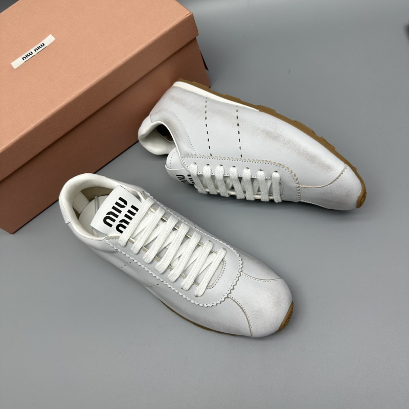 Αργάν γυναικείες παπούτσια, κορδόνια στην πρόσωπο, χαμηλό πάνω μέρος, στρογγυλή μύτη, vamp από δέρμα βοδιού, επένδυση από μαλλί προβάτων, πάτος από φυσικό δέρμα