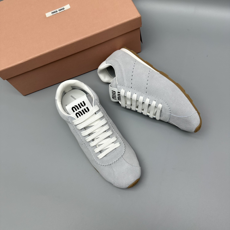 Αργάν γυναικείες παπούτσια, κορδόνια στην πρόσωπο, χαμηλό πάνω μέρος, στρογγυλή μύτη, vamp από δέρμα βοδιού, επένδυση από μαλλί προβάτων, πάτος από φυσικό δέρμα