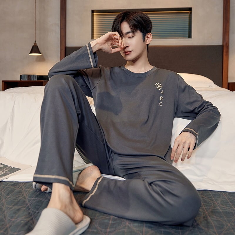 Ανδρικές αντιβακτηριακές πυζάμες από βαμβάκι, σετ με μακρυμάνικο πουλόβερ και παντελόνι, 161–180 g/m², στρογγυλός λαιμός, διαπνέουσες και άνετες, φθινοπωρο-χειμώνα