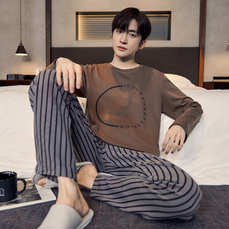 Ανδρικές αντιβακτηριακές πυζάμες από βαμβάκι, σετ με μακρυμάνικο πουλόβερ και παντελόνι, 161–180 g/m², στρογγυλός λαιμός, διαπνέουσες και άνετες, φθινοπωρο-χειμώνα