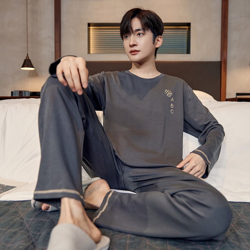 Ανδρικές αντιβακτηριακές πυζάμες από βαμβάκι, σετ με μακρυμάνικο πουλόβερ και παντελόνι, 161–180 g/m², στρογγυλός λαιμός, διαπνέουσες και άνετες, φθινοπωρο-χειμώνα