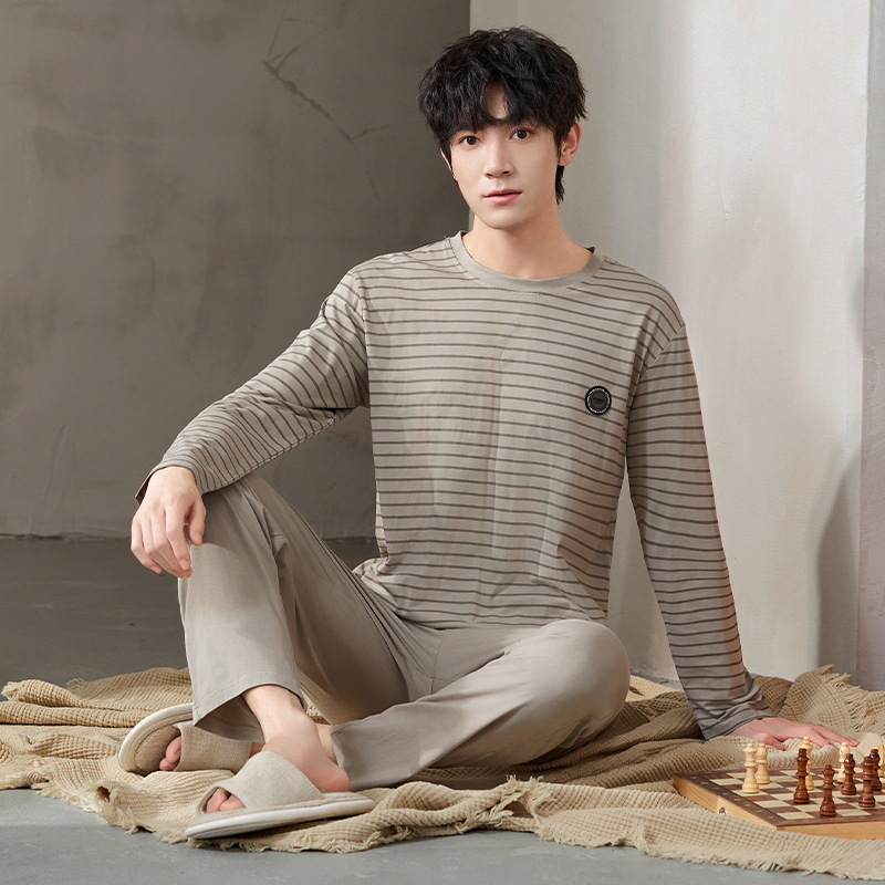 Ανδρικές αντιβακτηριακές πυζάμες από βαμβάκι, σετ με μακρυμάνικο πουλόβερ και παντελόνι, 161–180 g/m², στρογγυλός λαιμός, διαπνέουσες και άνετες, φθινοπωρο-χειμώνα