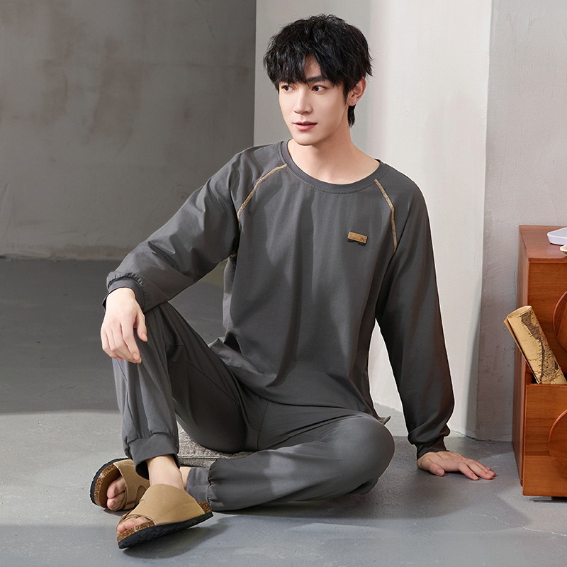 Ανδρικές αντιβακτηριακές πυζάμες από βαμβάκι, σετ με μακρυμάνικο πουλόβερ και παντελόνι, 161–180 g/m², στρογγυλός λαιμός, διαπνέουσες και άνετες, φθινοπωρο-χειμώνα