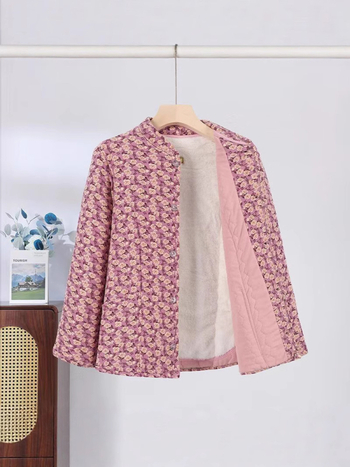 Dámsky zimný kabát s výplňou bavlna, okrúhly výstrih, dlhé rukávy, vzor s rozbitémi kvetmi, polyesterová tkanina