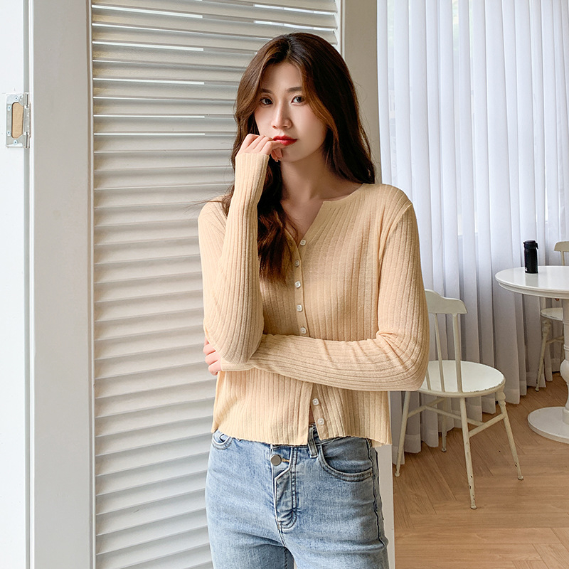 Γυναικεία ζακέτα από λεπτό πλεκτό Tencel-Λινό, V-λαιμός, κλείσιμο με ένα κουμπί, στενή γραμμή, μακριά μανίκια