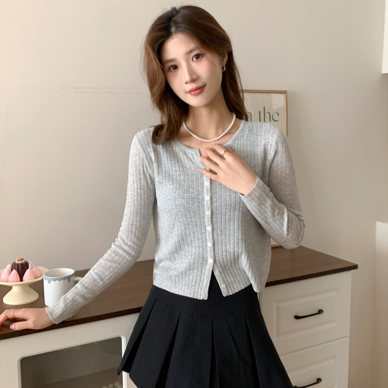 Γυναικεία ζακέτα από λεπτό πλεκτό Tencel-Λινό, V-λαιμός, κλείσιμο με ένα κουμπί, στενή γραμμή, μακριά μανίκια