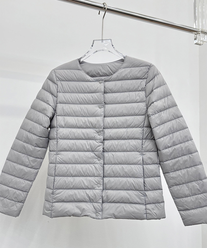 Ženská péřová bunda s výplňou kačacieho peria 85–90%, nylonový materiál, tenká, okrúhly golier, dlhé rukávy