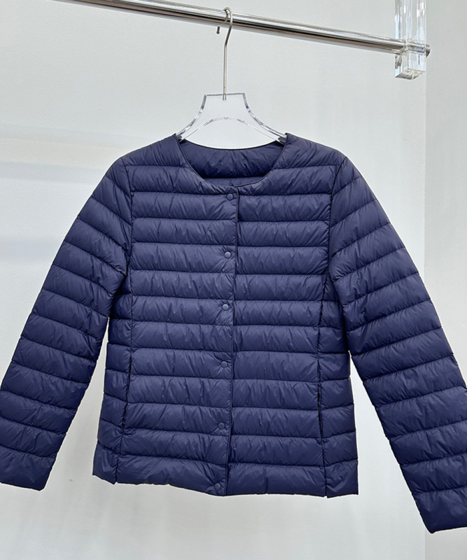 Ženská péřová bunda s výplňou kačacieho peria 85–90%, nylonový materiál, tenká, okrúhly golier, dlhé rukávy