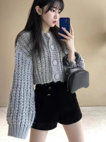 Χαλαρό γυναικείο cardigan πουλόβερ από πολυεστερικό πλέξιμο, μονόχρωμο, φαρδιά γραμμή, μακριά μανίκια, μήκος 50–65 cm