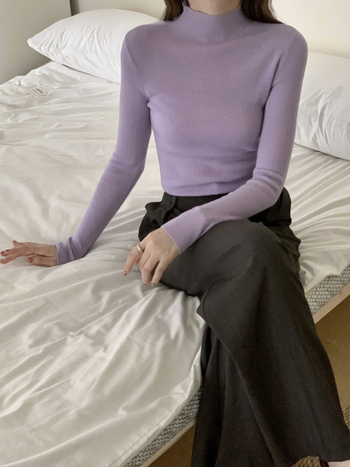 Γυναικείος πλεκτός πουλόβερ με ημιυψωμένο γιακά από μαλλί αρνιού, εφαρμοστό, μακριά μανίκια, μίγμα μαλλιού αρνιού και πολυπροπυλενίου (30–50% μαλλί)