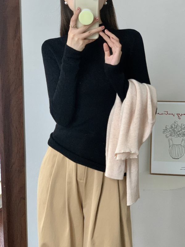 Γυναικείος πλεκτός πουλόβερ με ημιυψωμένο γιακά από μαλλί αρνιού, εφαρμοστό, μακριά μανίκια, μίγμα μαλλιού αρνιού και πολυπροπυλενίου (30–50% μαλλί)