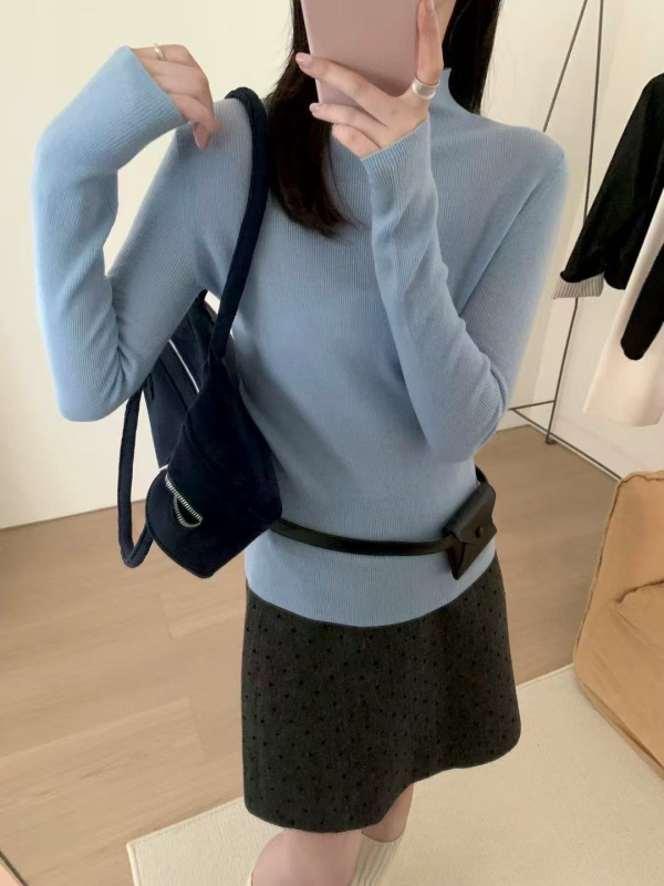 Γυναικείος πλεκτός πουλόβερ με ημιυψωμένο γιακά από μαλλί αρνιού, εφαρμοστό, μακριά μανίκια, μίγμα μαλλιού αρνιού και πολυπροπυλενίου (30–50% μαλλί)