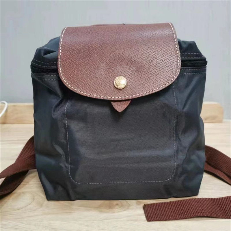 Unisex νάιλον σακίδιο με φερμουάρ, μεγάλη χωρητικότητα, εσωτερικά διαμερίσματα για κινητό και ταυτότητα.