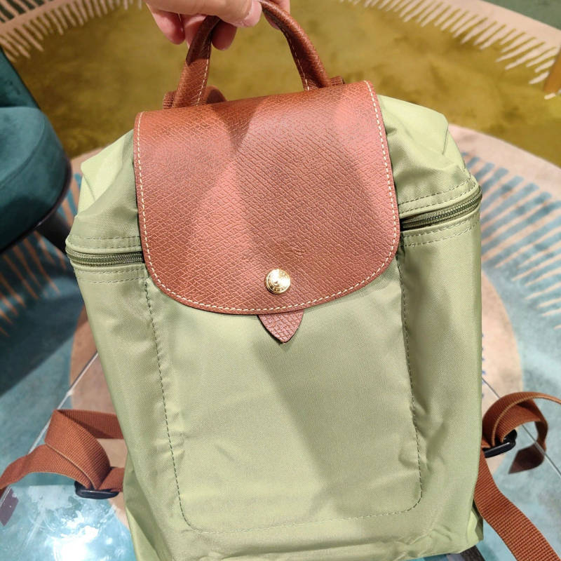 Unisex νάιλον σακίδιο με φερμουάρ, μεγάλη χωρητικότητα, εσωτερικά διαμερίσματα για κινητό και ταυτότητα.