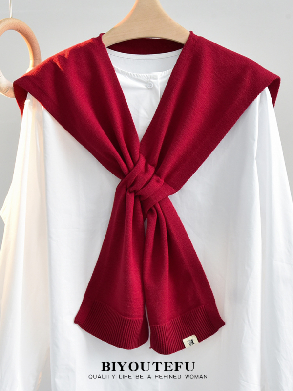 Плетен шал с функция за топлоизолация на шията, обикновено тъкане, средна дължина, полиестер