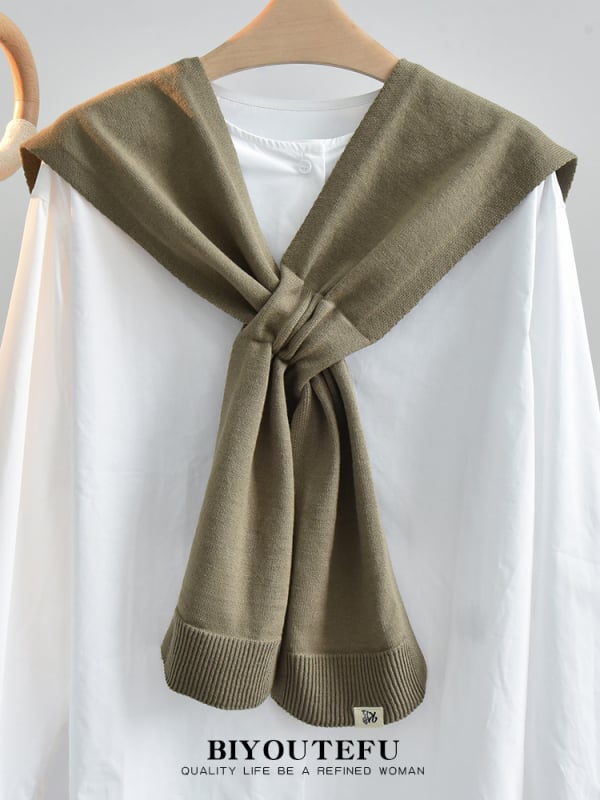 Плетен шал с функция за топлоизолация на шията, обикновено тъкане, средна дължина, полиестер