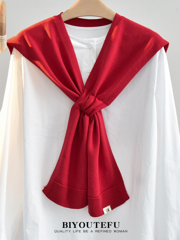 Плетен шал с функция за топлоизолация на шията, обикновено тъкане, средна дължина, полиестер