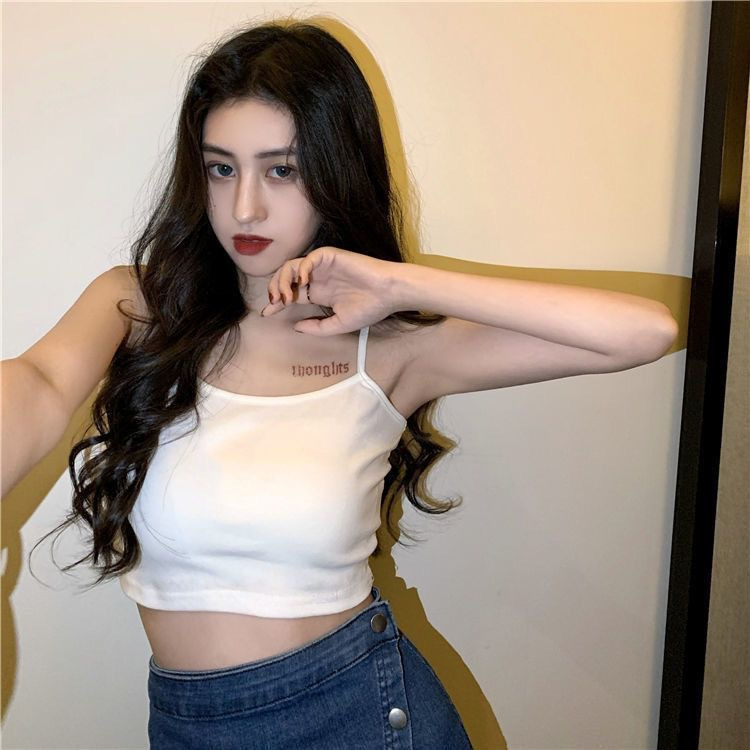 Női ultrakönnyű rövid top mellnél támasztó és wrap dizájnnal - ujjatlan crop top, poliészter 90–95%, sling stílus, dupla pánt