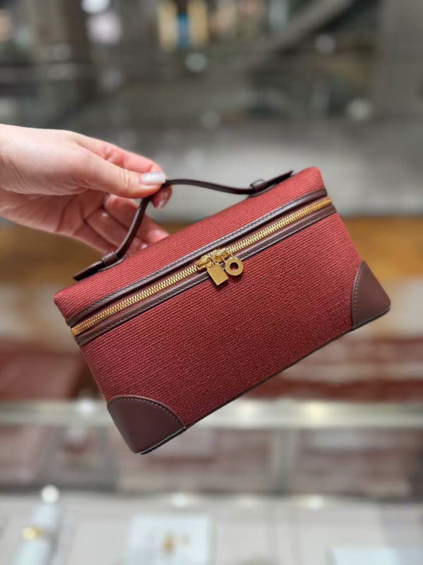 Kanvas Box torba, horizontalni kvadratni oblik, zatvarač, podstava od ovčje kože