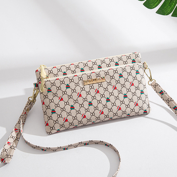 PU kvadratna torba preko ramena, crossbody stil, zatvarač, poliester podstava, unutarnji pretinci za telefon i ID